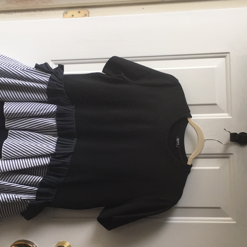Navy black and white tunic top